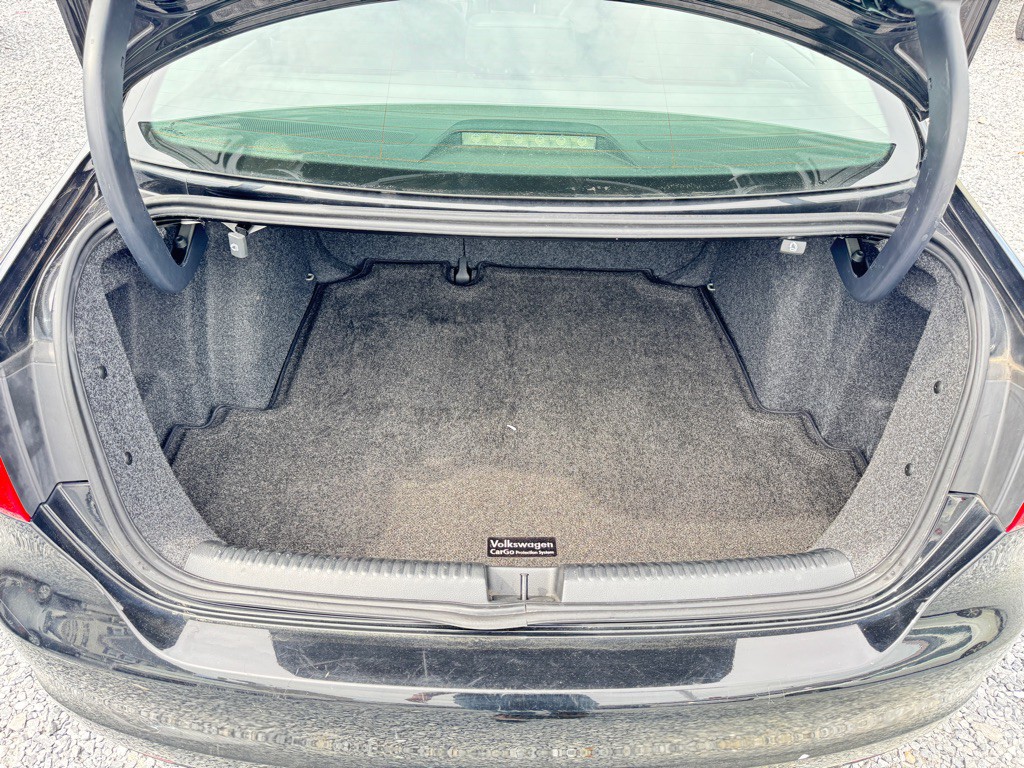 2013 Volkswagen Jetta Image 12