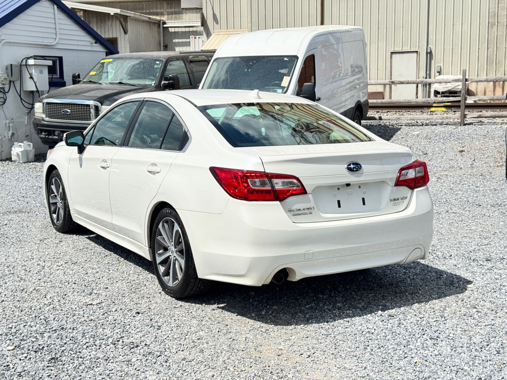 2016 Subaru Legacy Image 7