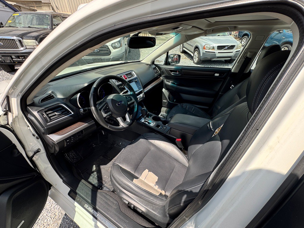 2016 Subaru Legacy Image 10