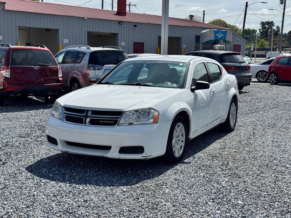 2013 Dodge Avenger Image 1