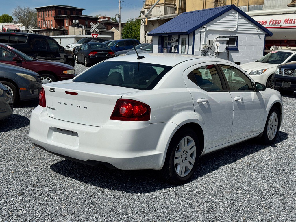2013 Dodge Avenger Image 4