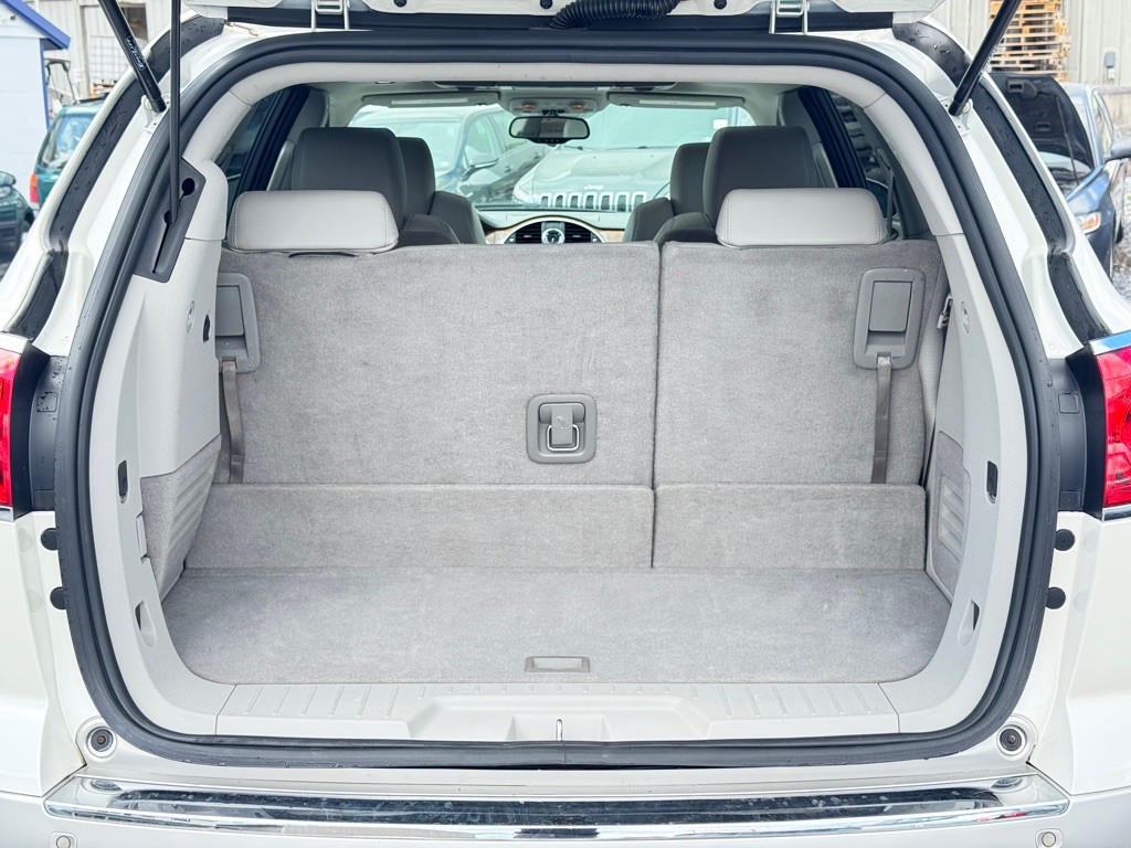 2012 Buick Enclave Image 8