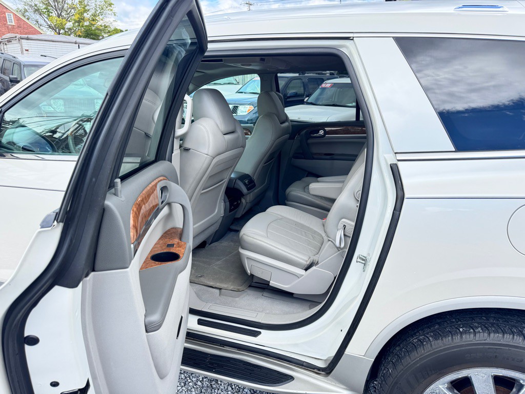 2012 Buick Enclave Image 10
