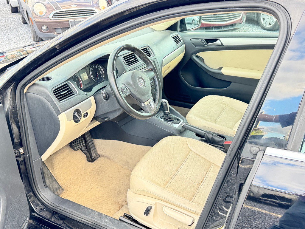 2014 Volkswagen Jetta Image 12