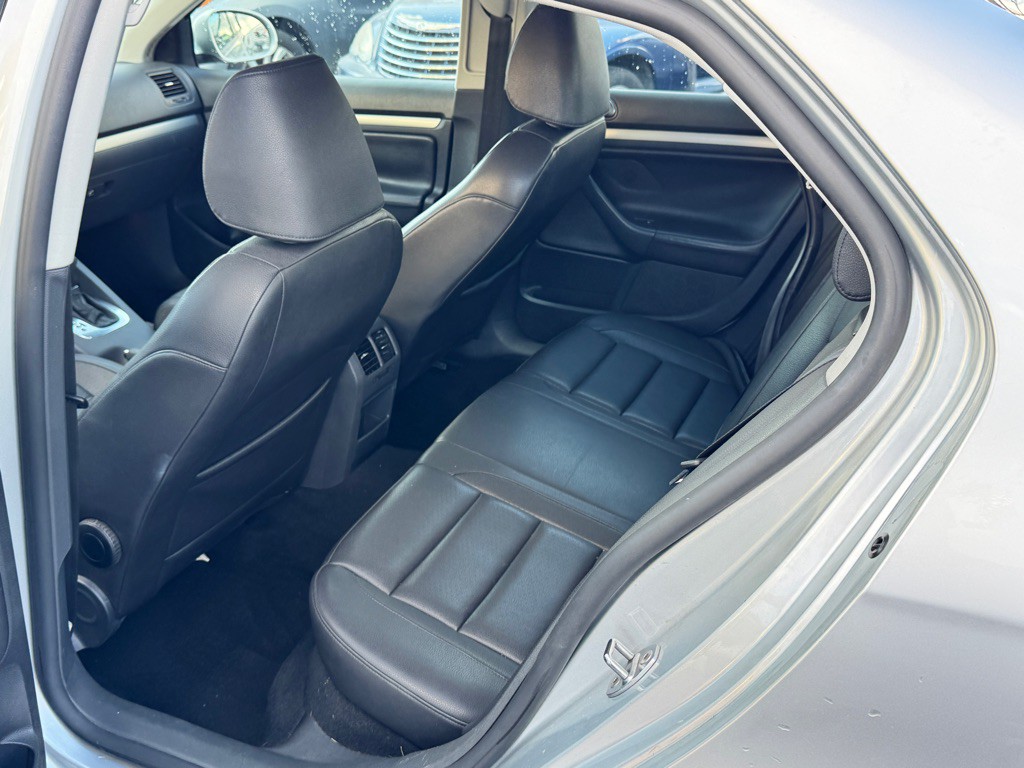 2009 Volkswagen Jetta Image 8