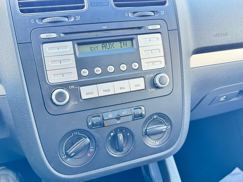 2009 Volkswagen Jetta Image 12