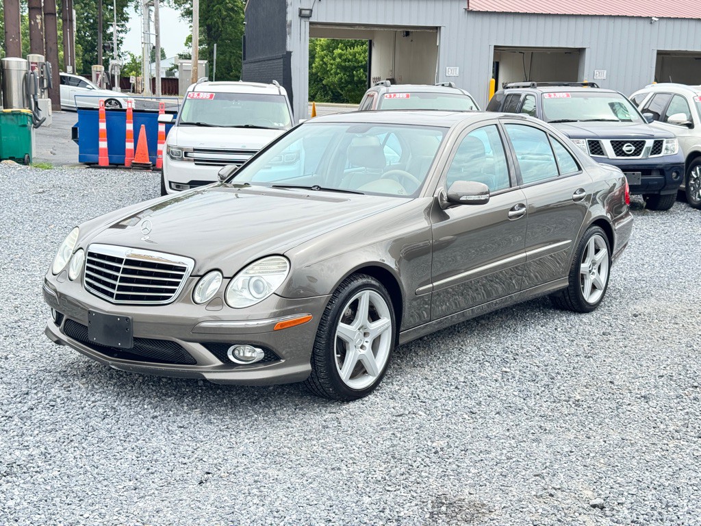 2009 Mercedes-Benz E-Class Image 1