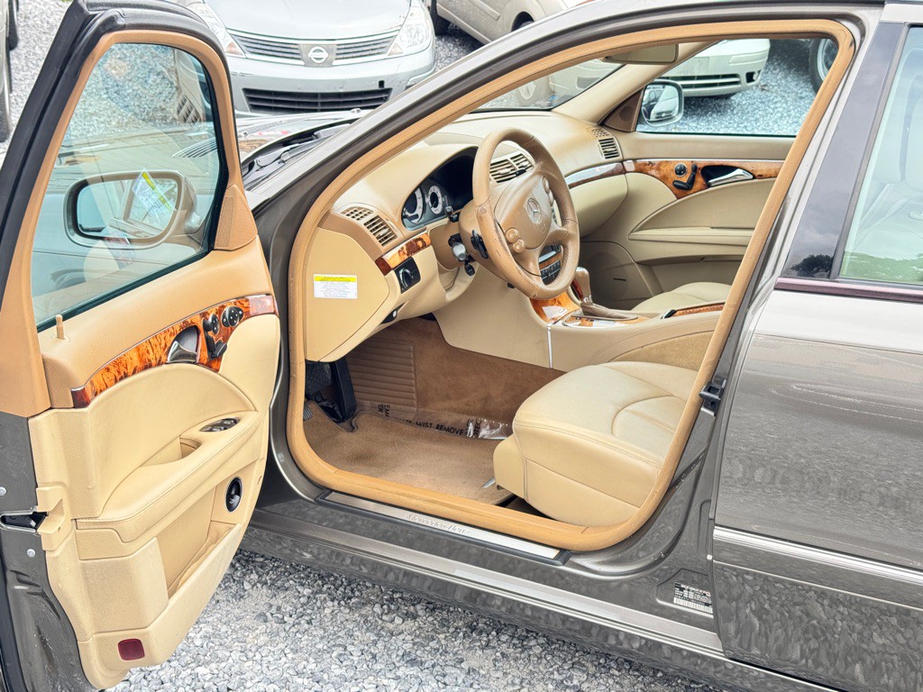 2009 Mercedes-Benz E-Class Image 10