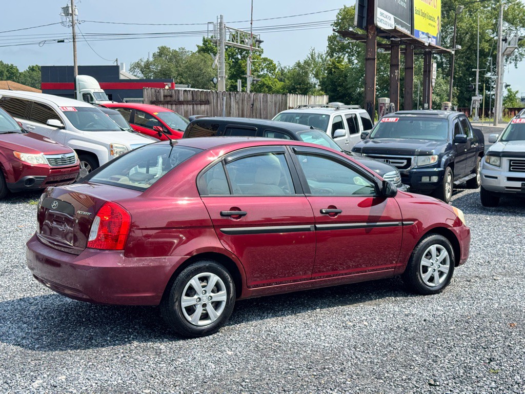 2009 Hyundai Accent Image 4