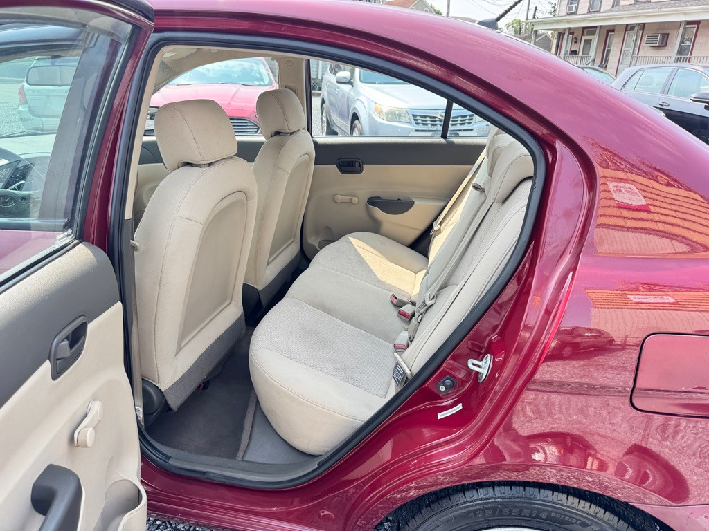 2009 Hyundai Accent Image 8