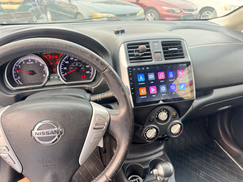 2014 Nissan Versa Image 10