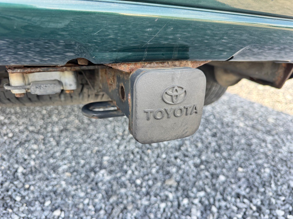 2002 Toyota Sequoia Image 18