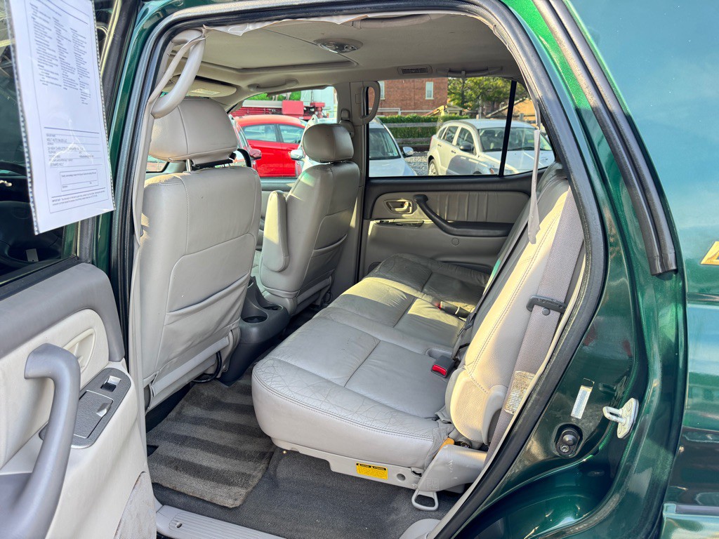 2002 Toyota Sequoia Image 26