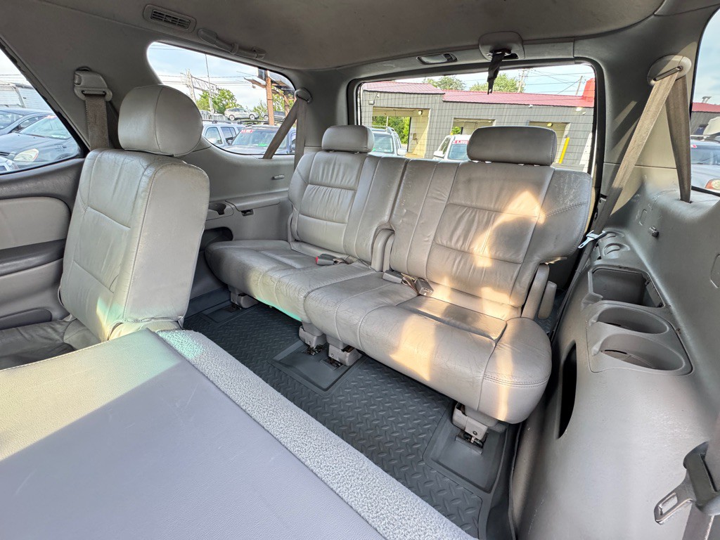 2002 Toyota Sequoia Image 27
