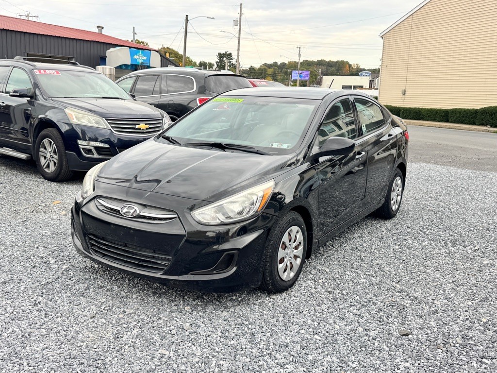 2016 Hyundai Accent Image 1