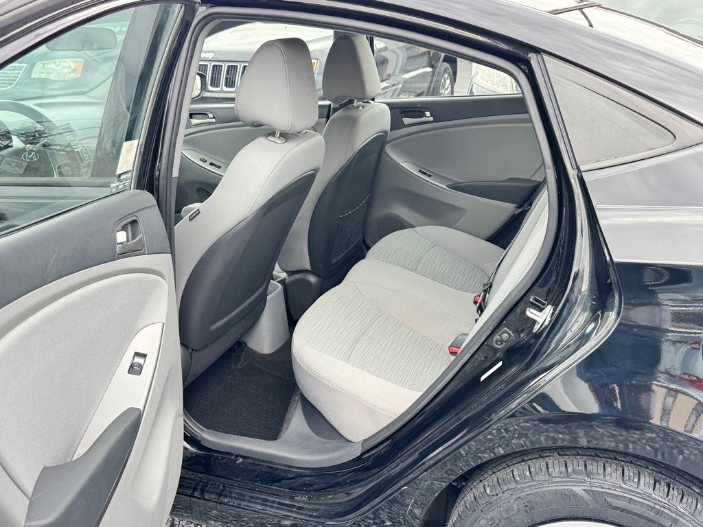 2016 Hyundai Accent Image 7