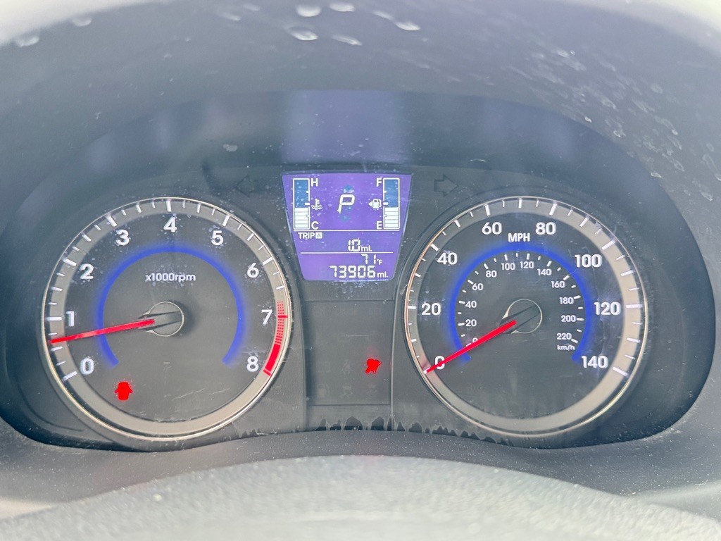 2016 Hyundai Accent Image 9