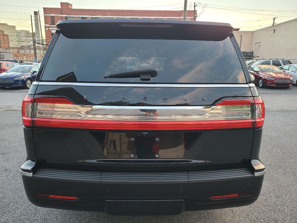 2021 Lincoln Navigator Image 4