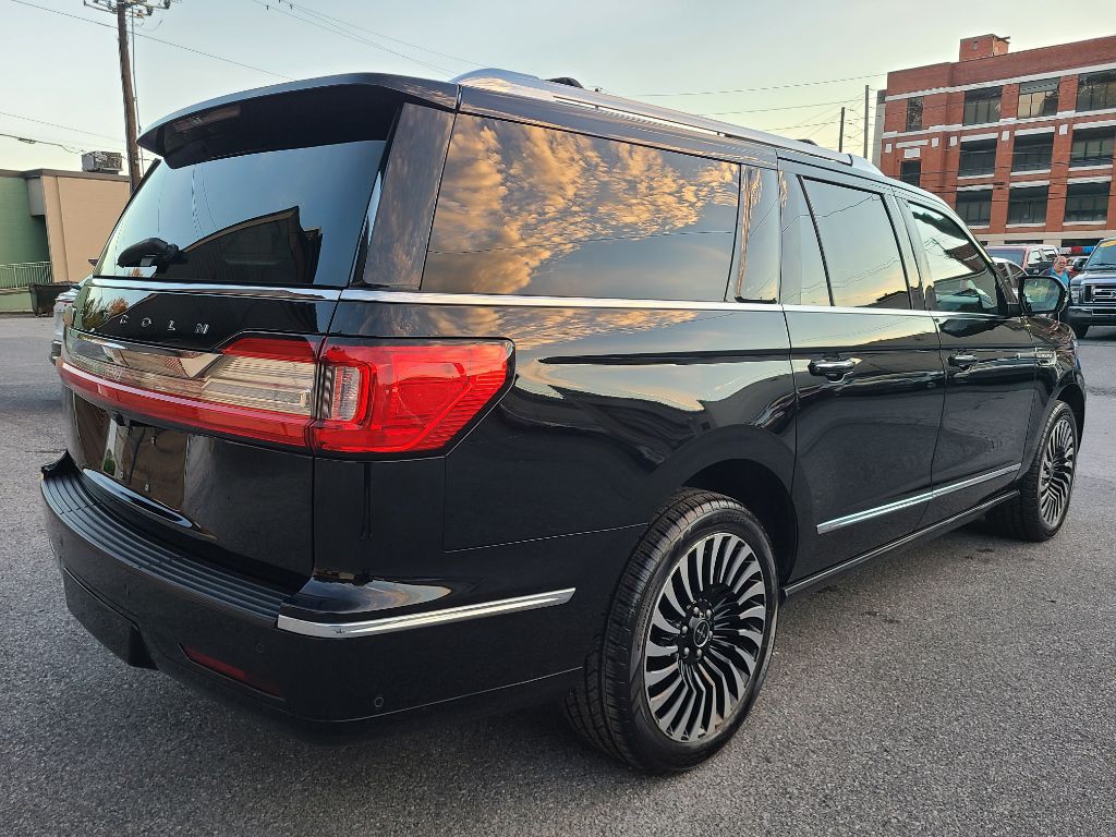 2021 Lincoln Navigator Image 5