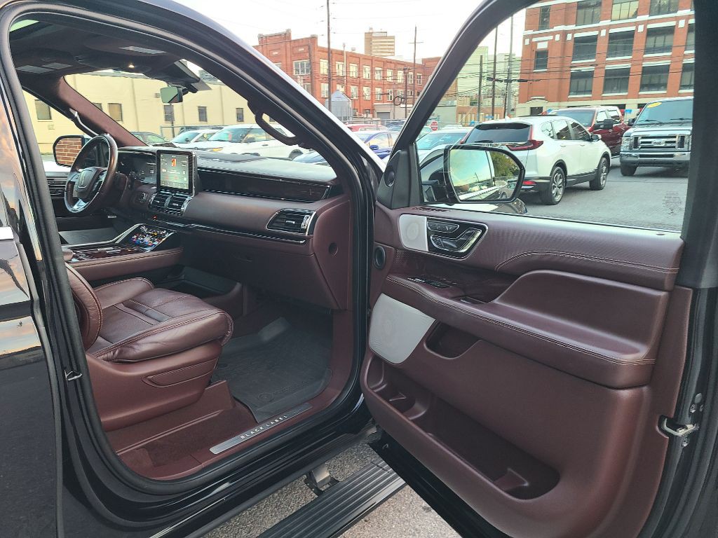 2021 Lincoln Navigator Image 10