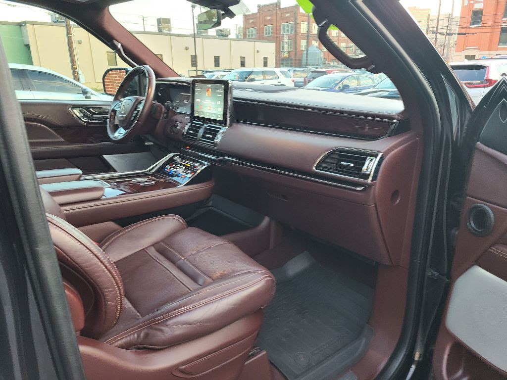 2021 Lincoln Navigator Image 11