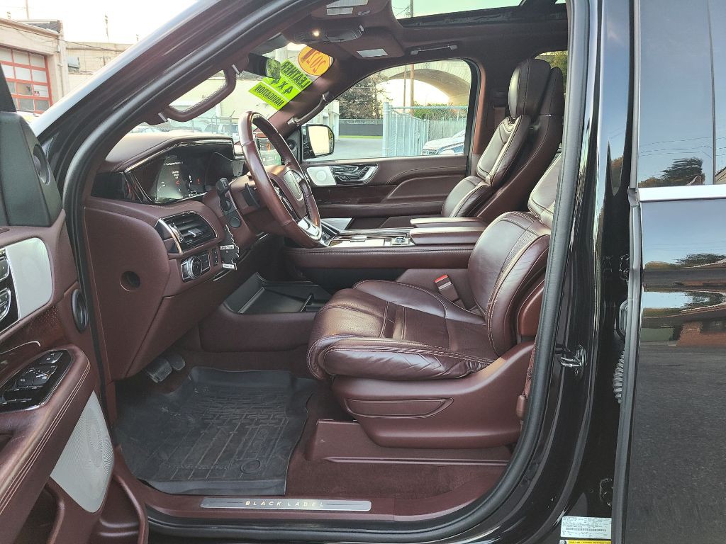 2021 Lincoln Navigator Image 28