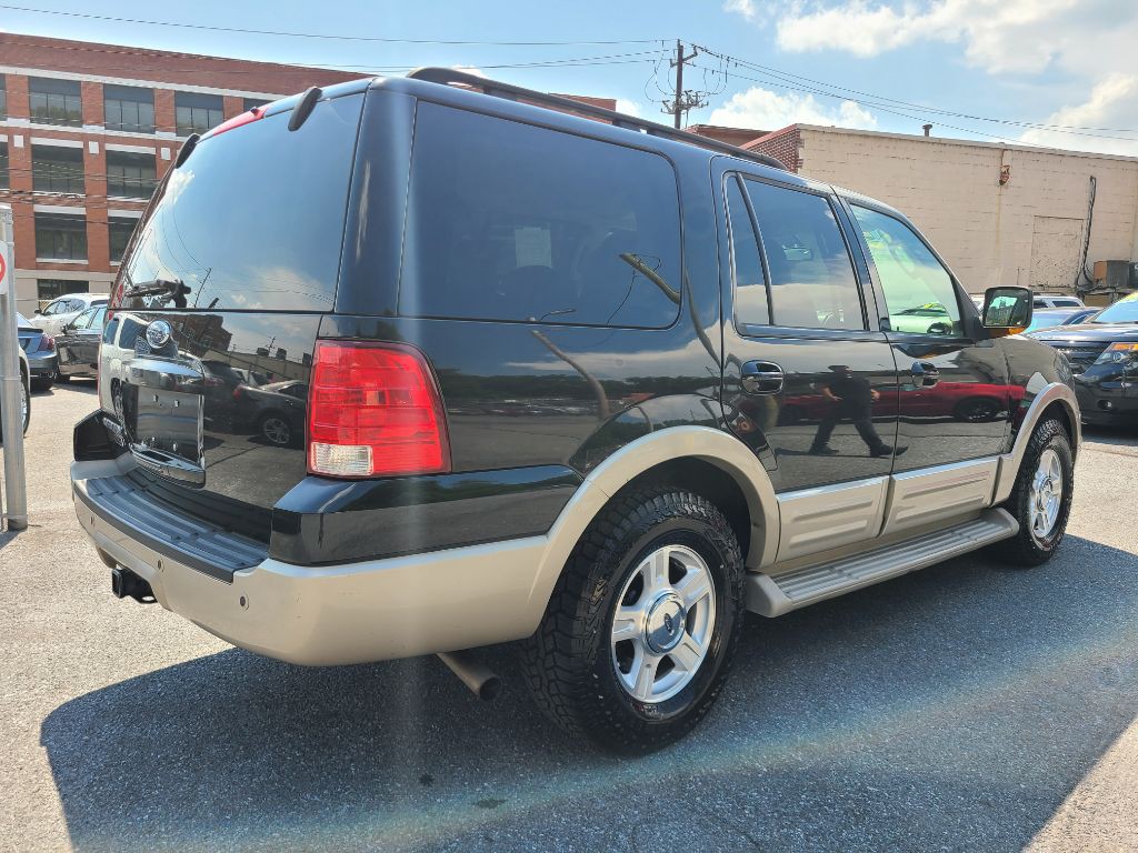 2005 Ford Expedition Image 3