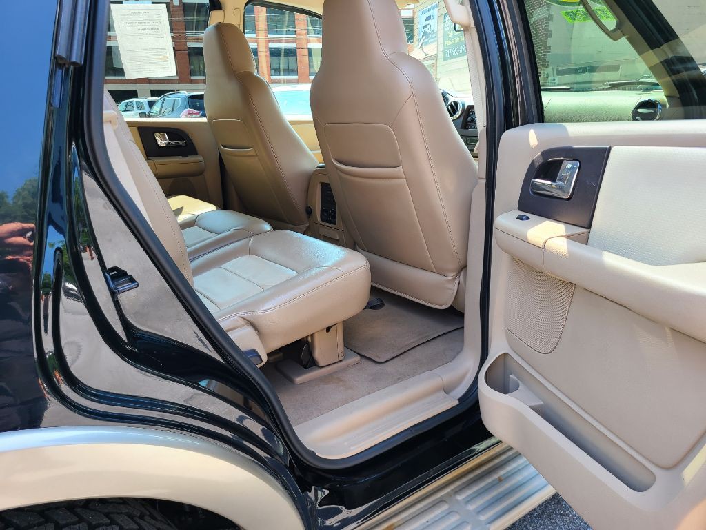 2005 Ford Expedition Image 10