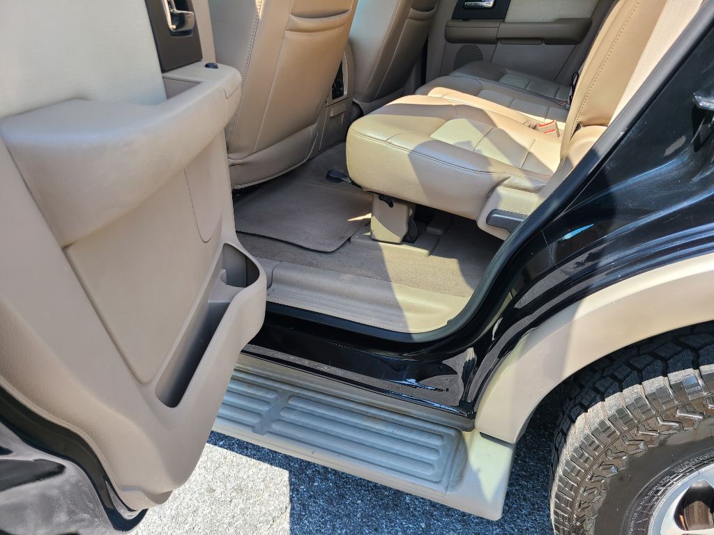 2005 Ford Expedition Image 17