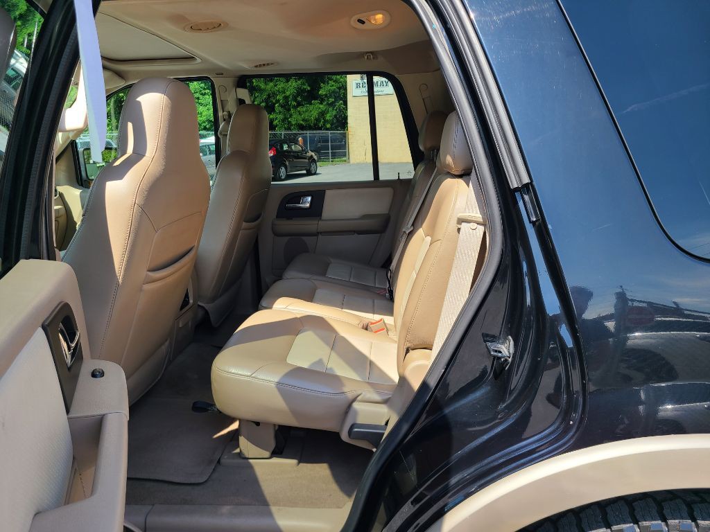 2005 Ford Expedition Image 19