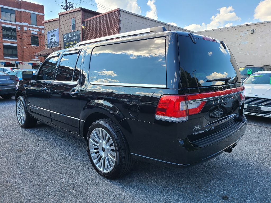 2016 Lincoln Navigator Image 3