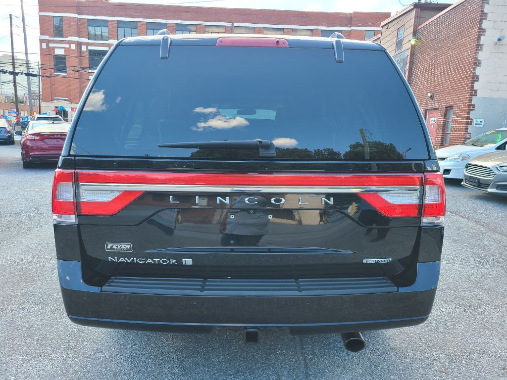 2016 Lincoln Navigator Image 4