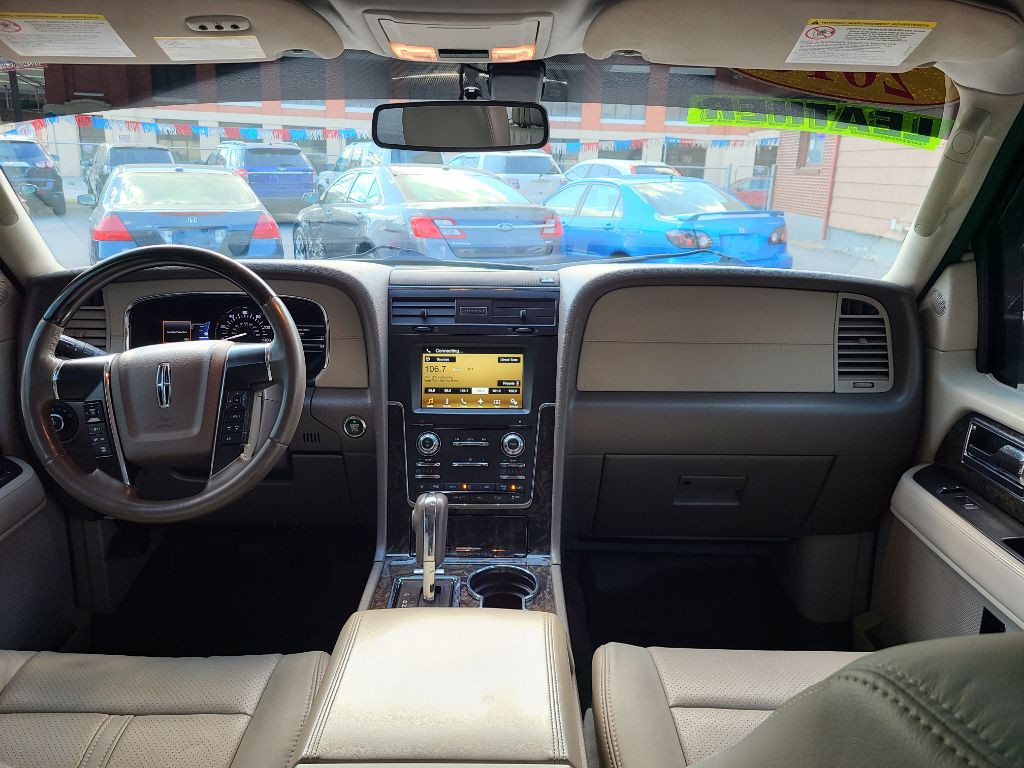 2016 Lincoln Navigator Image 11