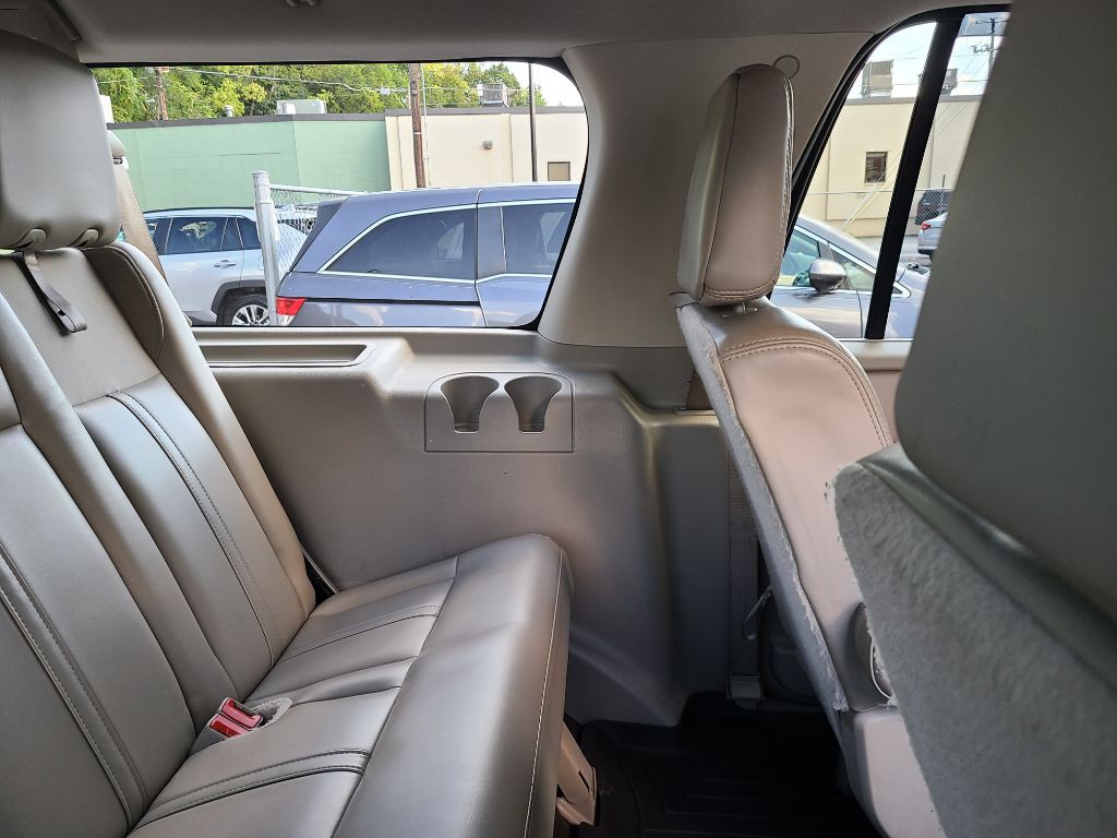 2016 Lincoln Navigator Image 12