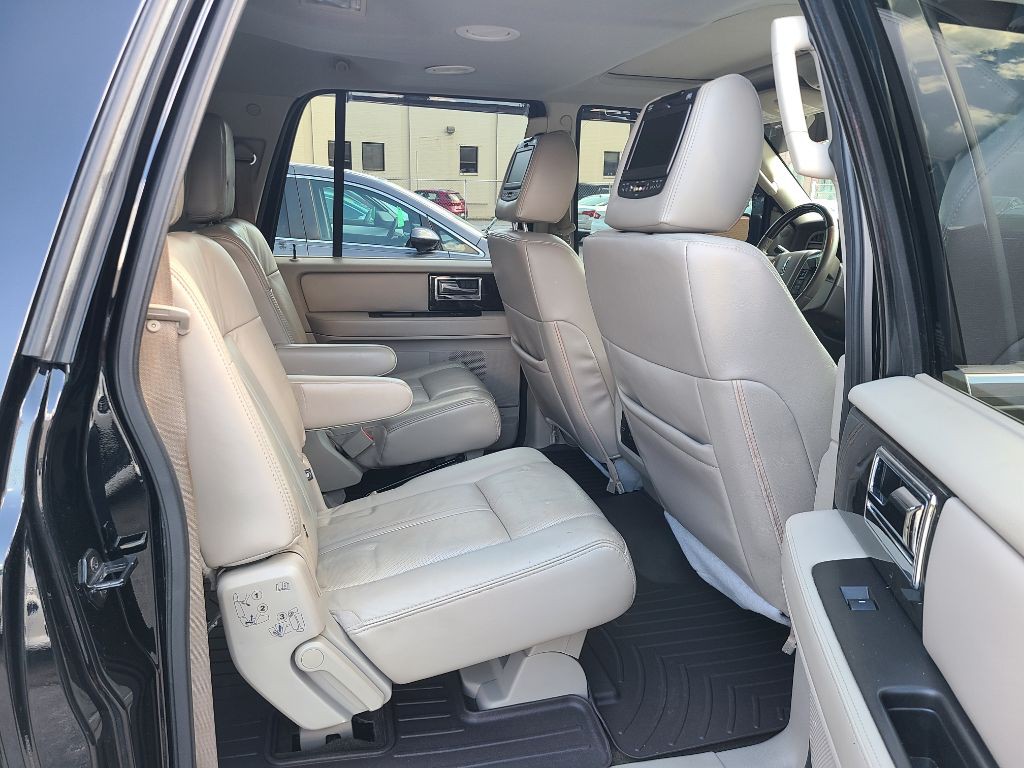 2016 Lincoln Navigator Image 13