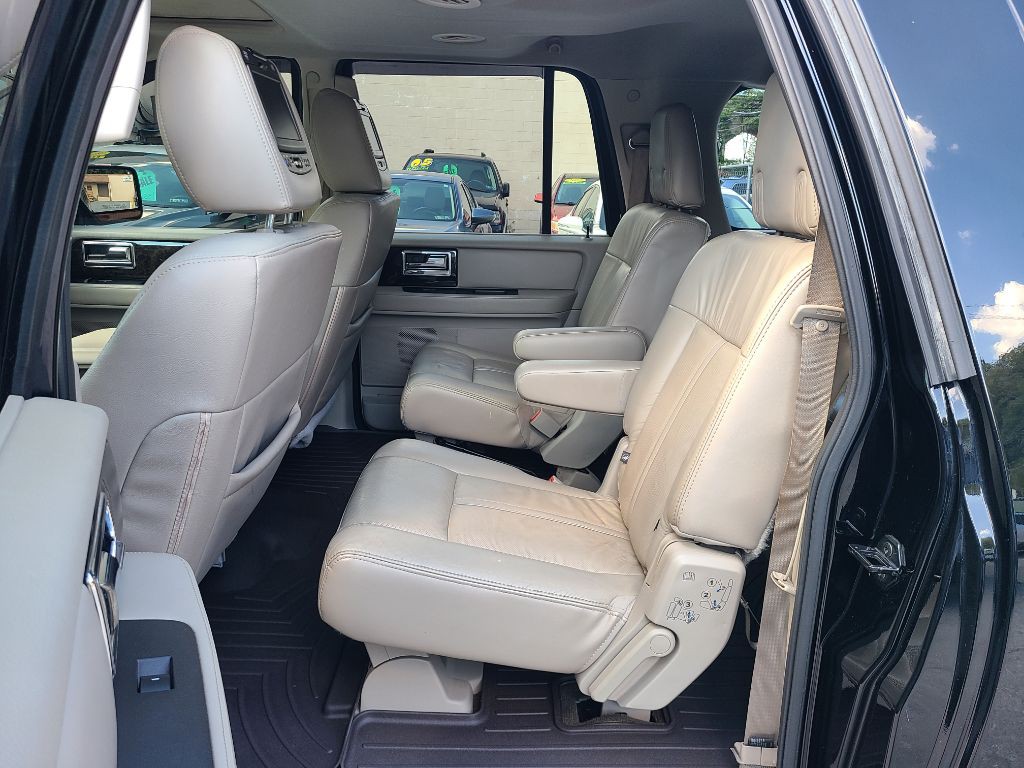 2016 Lincoln Navigator Image 16