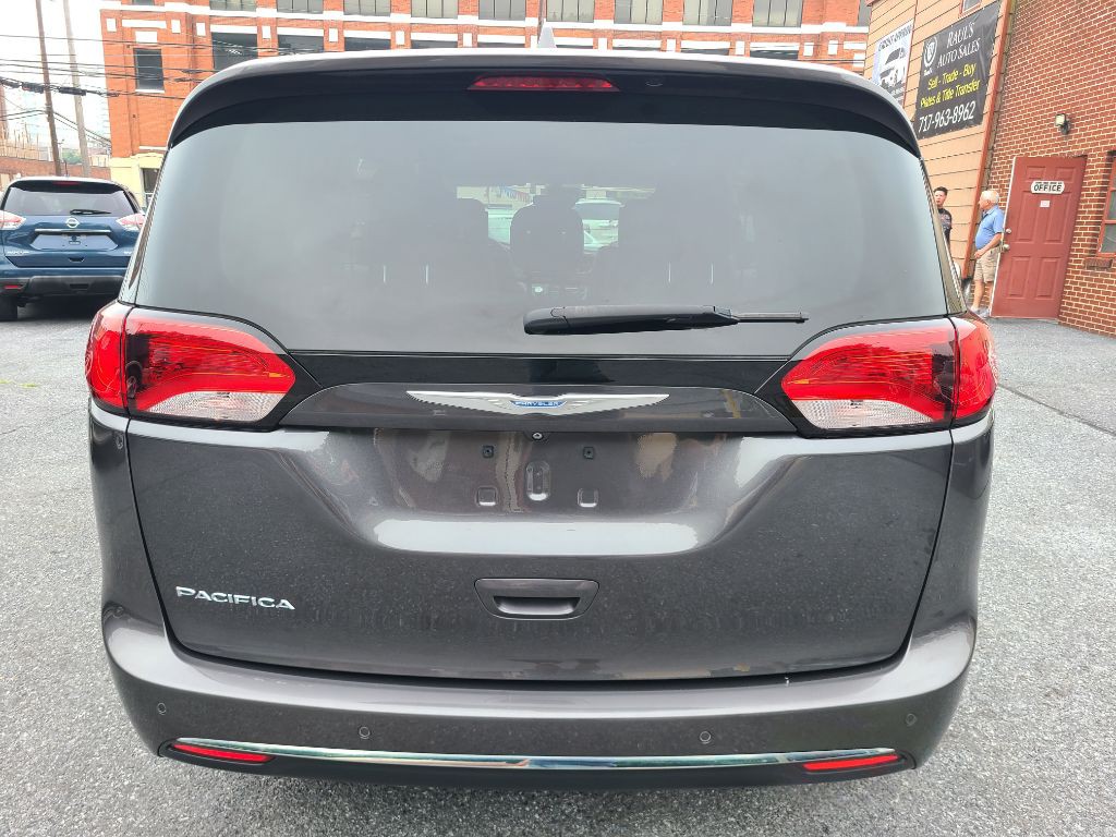2017 Chrysler Pacifica Image 4