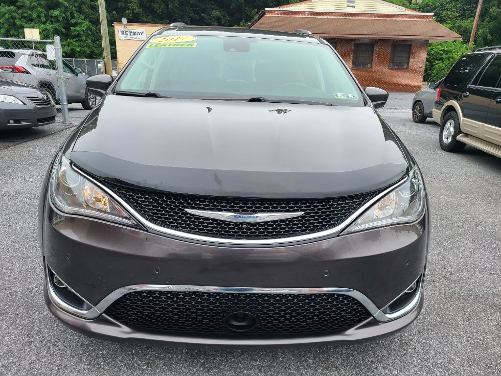 2017 Chrysler Pacifica Image 8