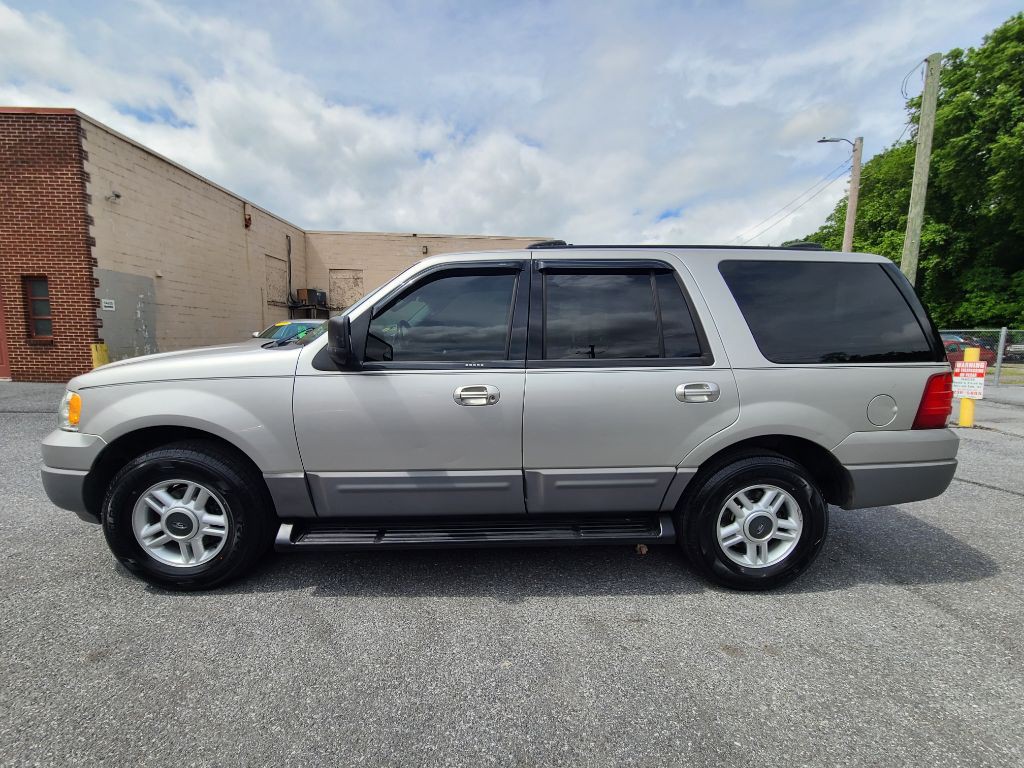 2003 Ford Expedition Image 2