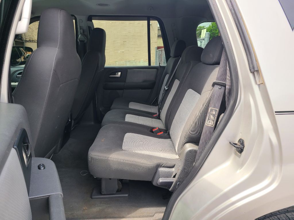 2003 Ford Expedition Image 12