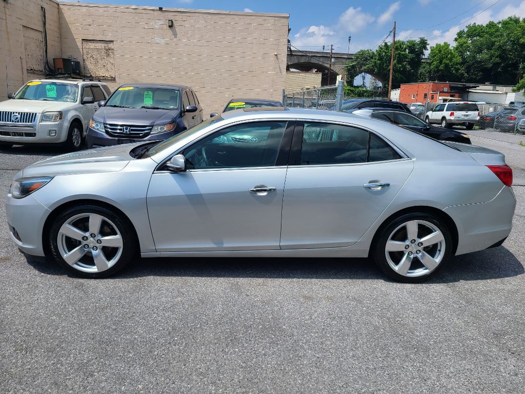 2015 Chevrolet Malibu Image 2