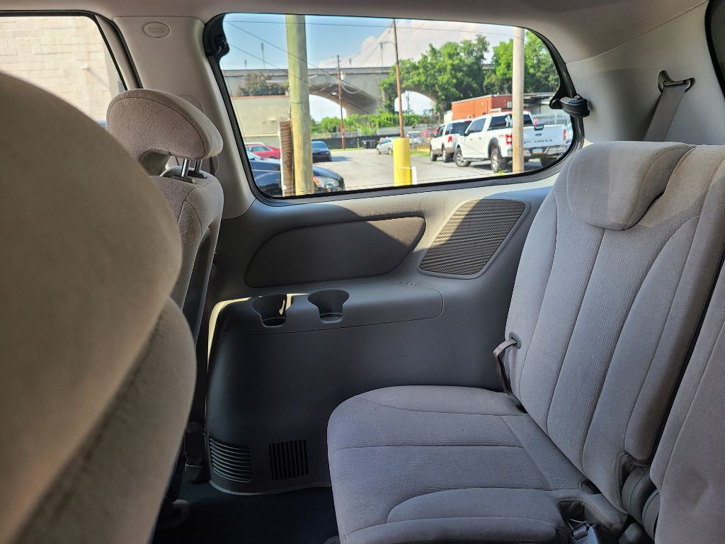 2008 Kia Sedona Image 14
