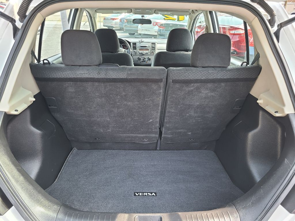 2012 Nissan Versa Image 12