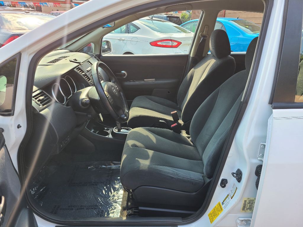 2012 Nissan Versa Image 14