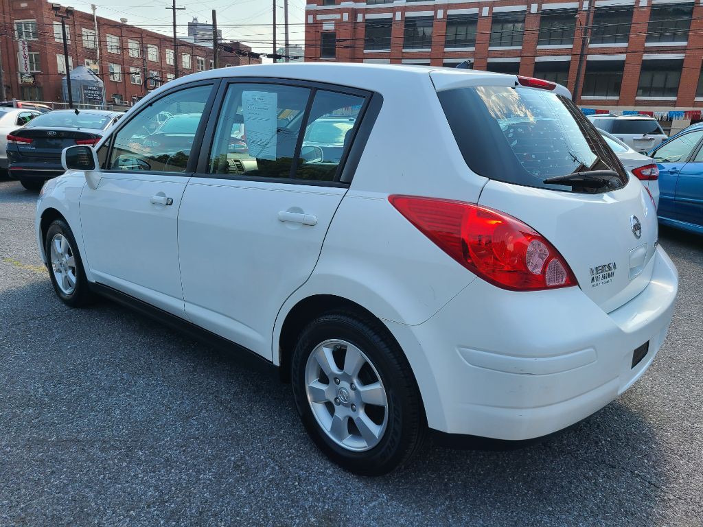 2012 Nissan Versa Image 17