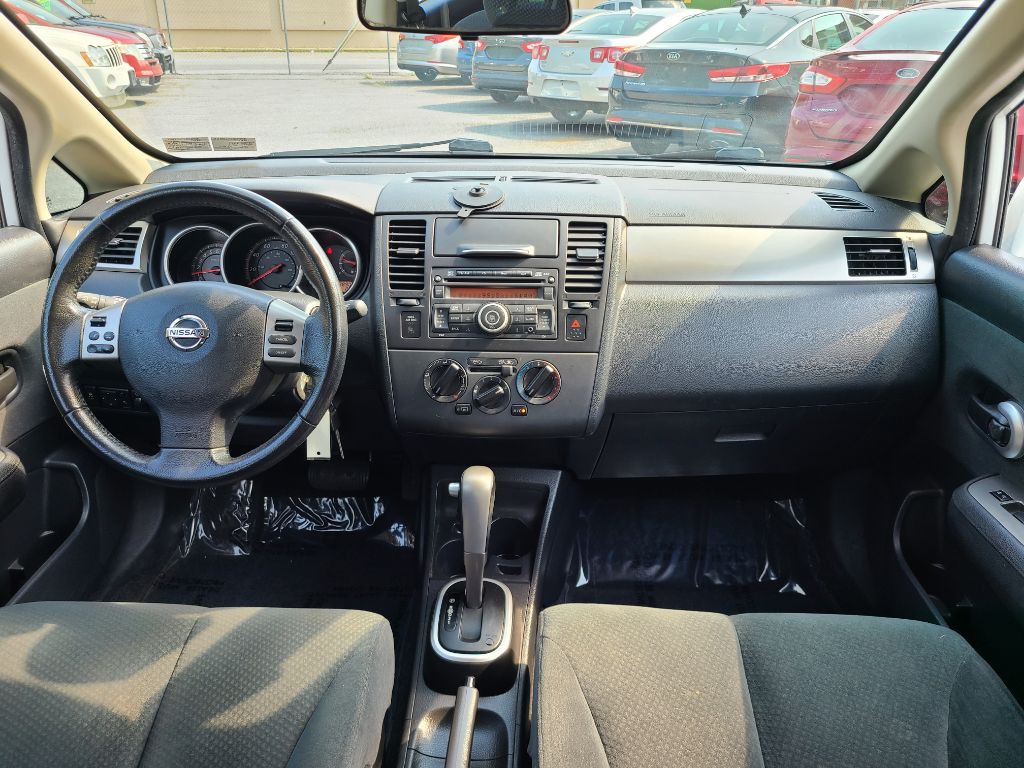 2012 Nissan Versa Image 28