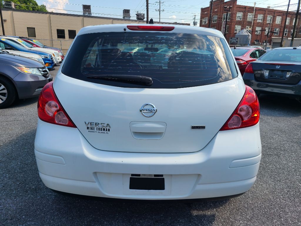 2012 Nissan Versa Image 4