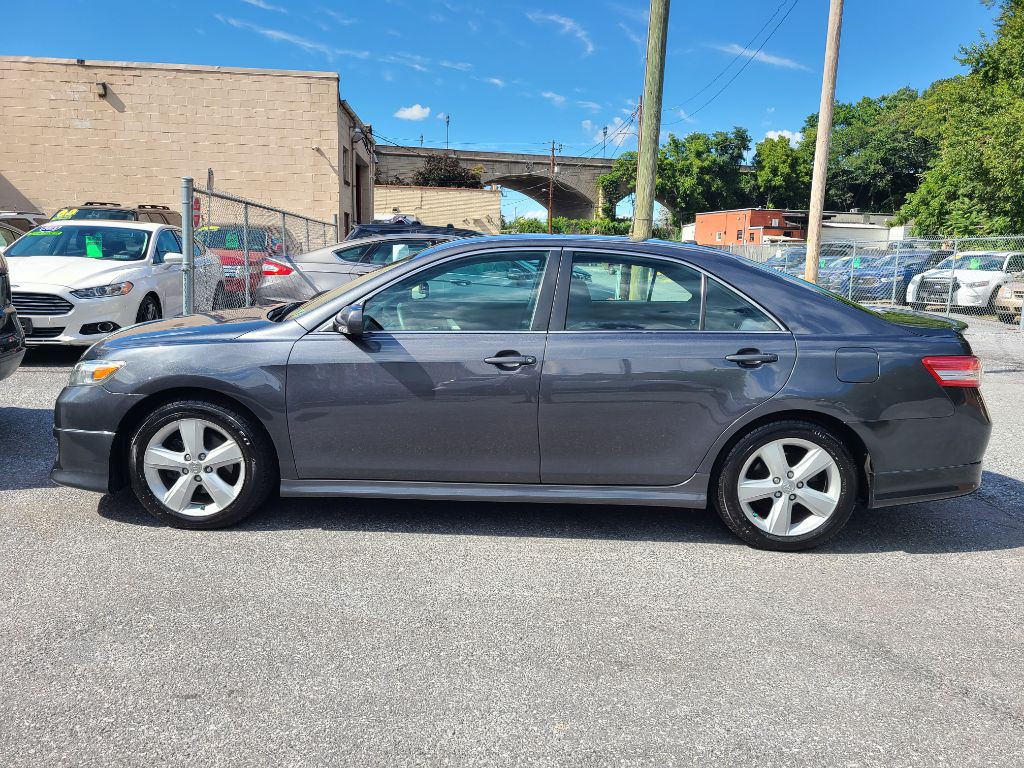 2010 Toyota Camry Image 2