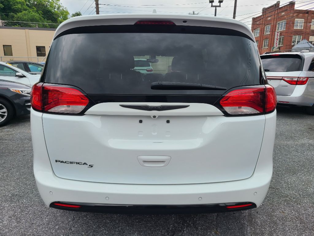 2018 Chrysler Pacifica Image 15