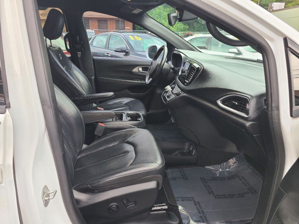 2018 Chrysler Pacifica Image 36